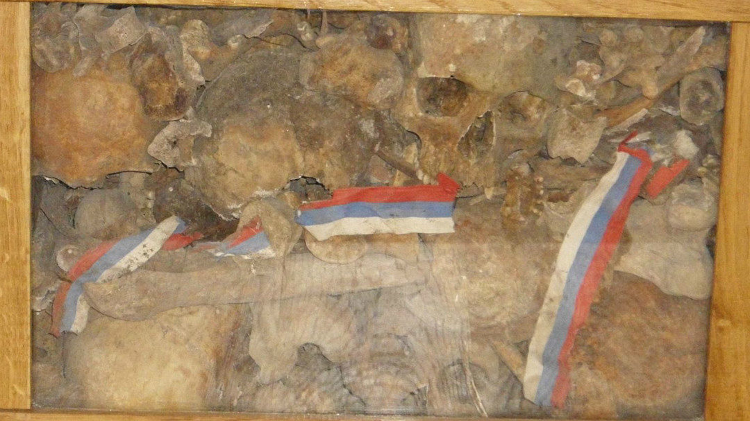ОТАЦ ДУШАН ПОПОВИЋ – ГРЕХ ЈЕ ДА ЗАБОРАВИМО НАШЕ ЈУНАКЕ